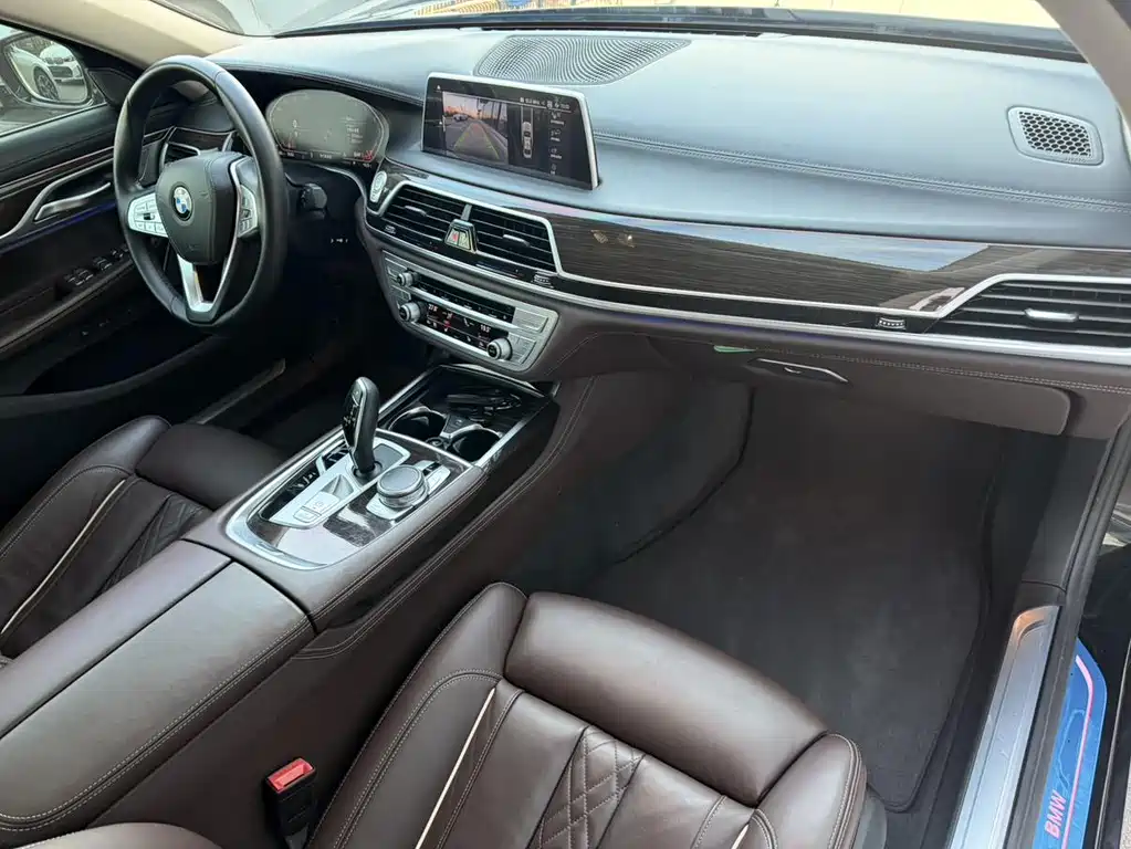 BMW 7 Series 2022 — фото 25