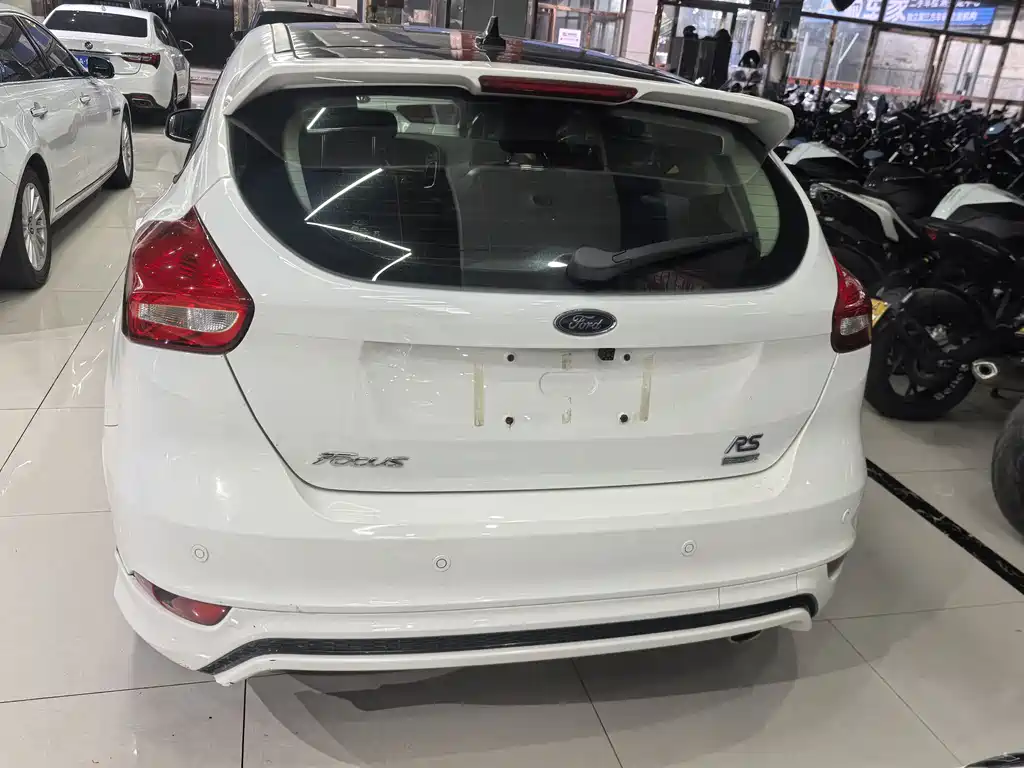 Ford Focus 2017 — фото 14