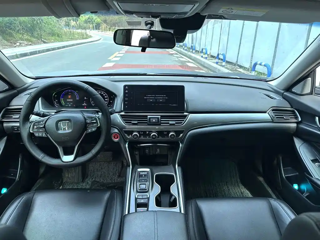 Honda Accord 2023 — фото 9
