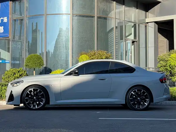 BMW M240i 2026