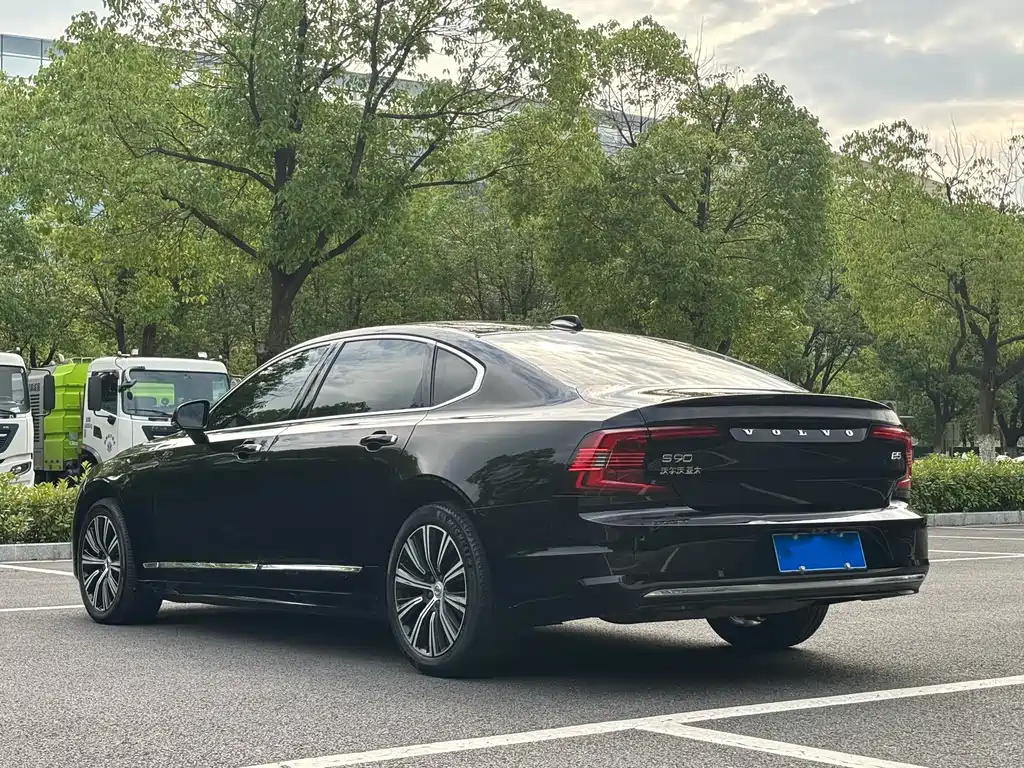 Volvo S90 2022 — фото 4