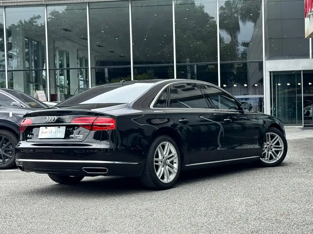 Audi A8 2016 — фото 20