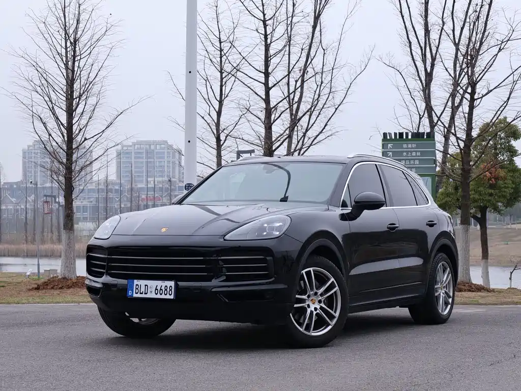 Porsche Cayenne 2019 — фото 1