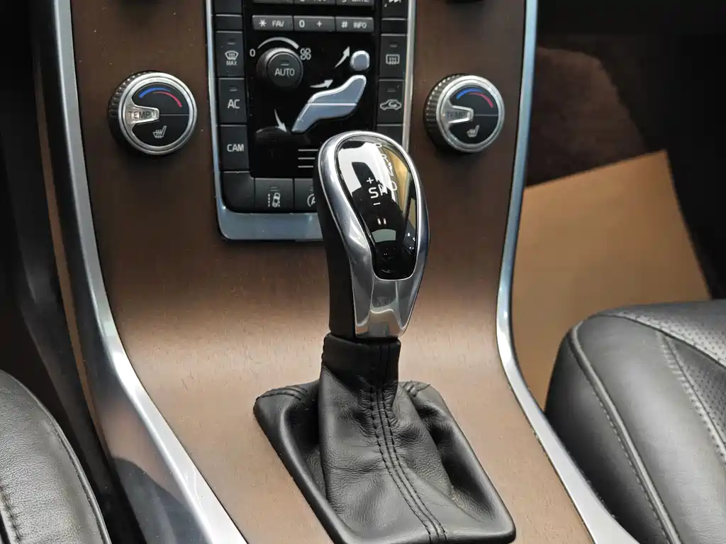 Volvo S80L 2015 — фото 18