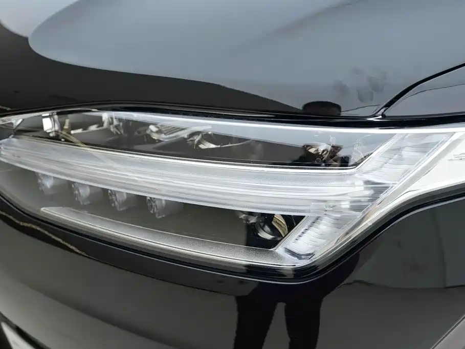 Volvo XC90 2023 — фото 15