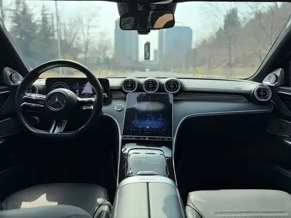 Mercedes-Benz C-Class 2024