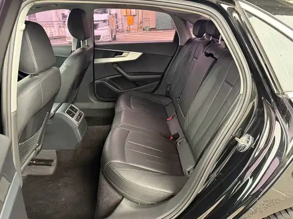 Audi A4L 2018