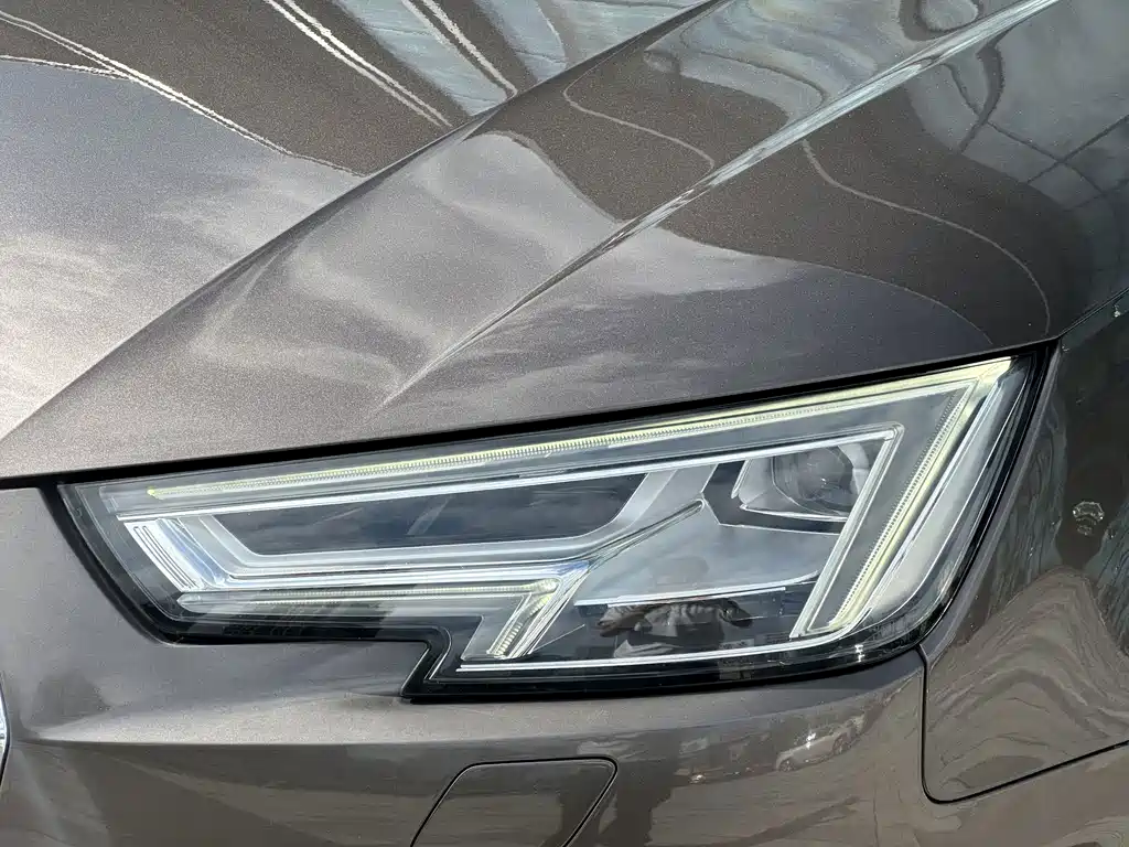 Audi A4L 2018