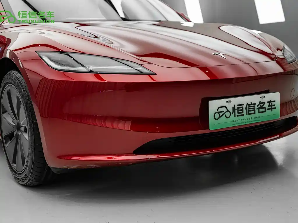 Tesla Model 3 2025 — фото 10