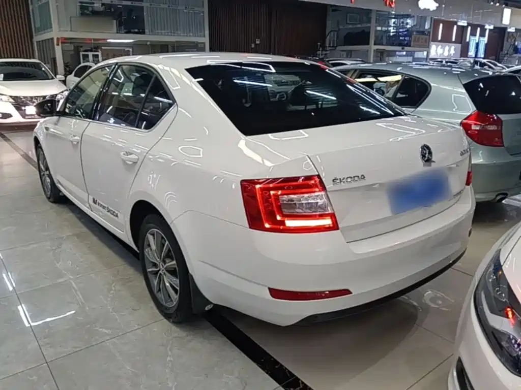 Skoda Octavia 2016 — фото 5