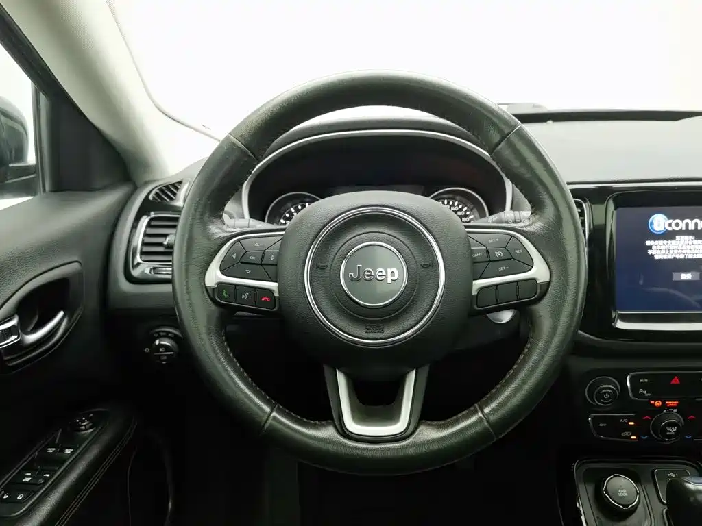 Jeep Compass 2020 — фото 11
