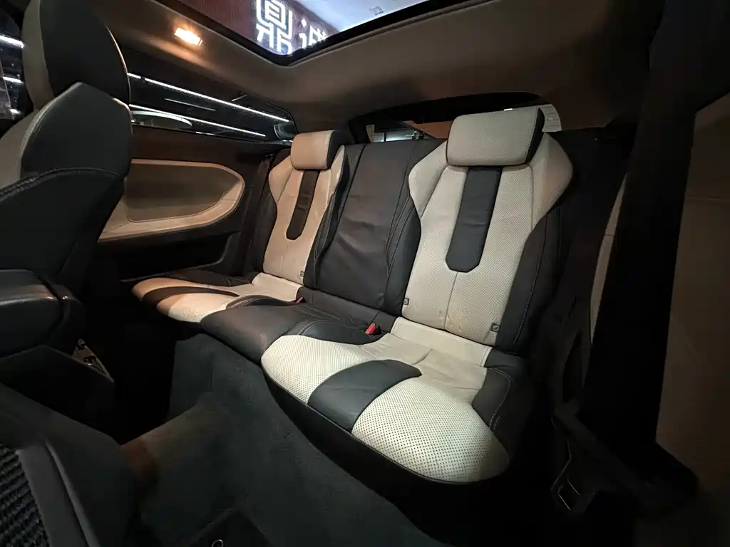 Land Rover Range Rover Evoque 2012 — фото 21