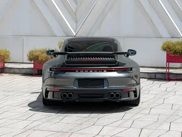 Porsche 911 2023