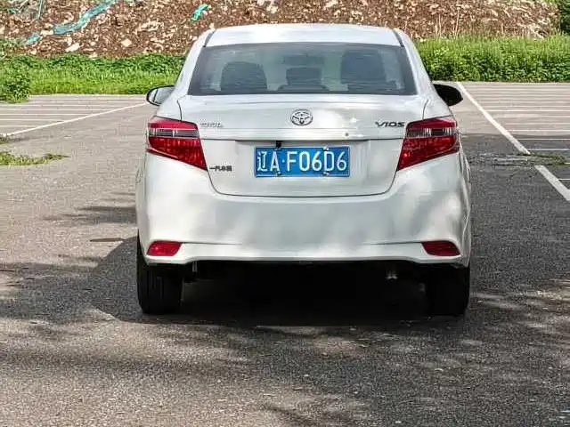 Toyota Vios 2015 — фото 6