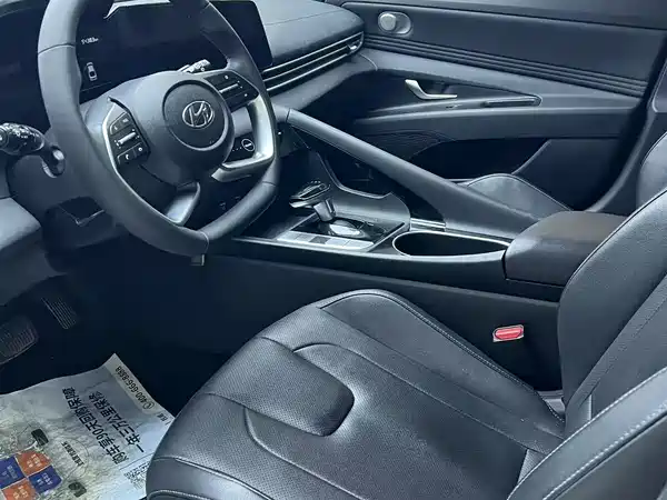 Hyundai Elantra 2023