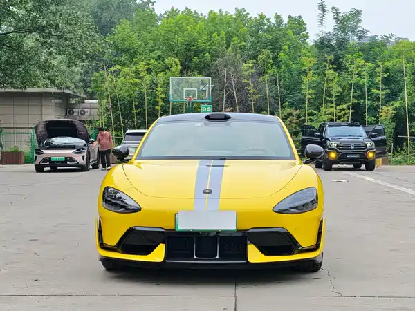 Xiaomi SU7 Ultra 2025