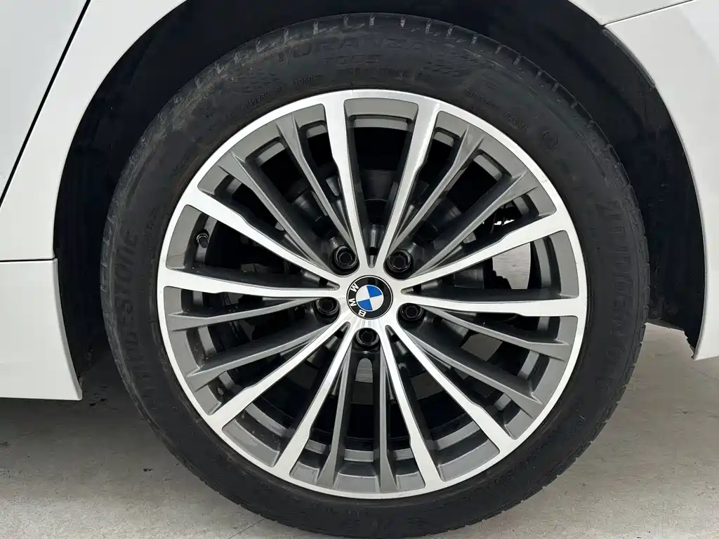 BMW 3 Series 2022 — фото 16