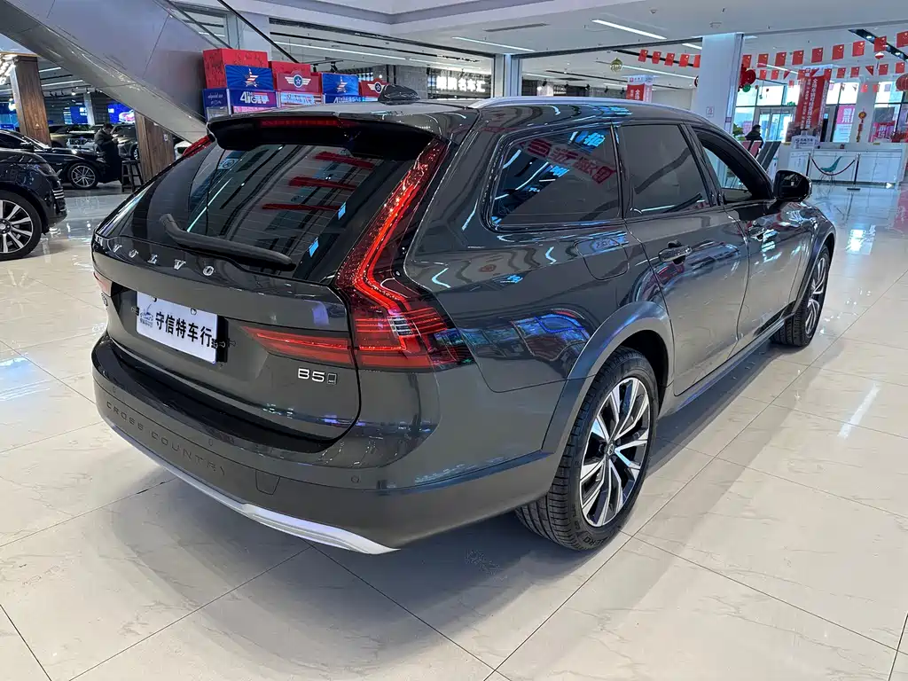 Volvo V90 2021 — фото 13