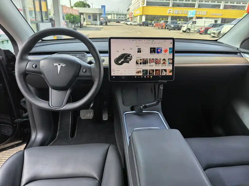 Tesla Model Y 2021 — фото 9