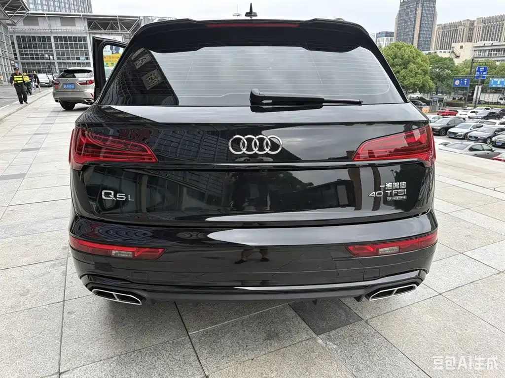 Audi Q5L 2025 — фото 9