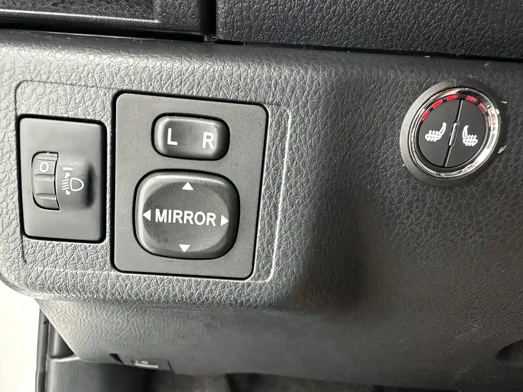 Toyota Yaris L 2022 — фото 12