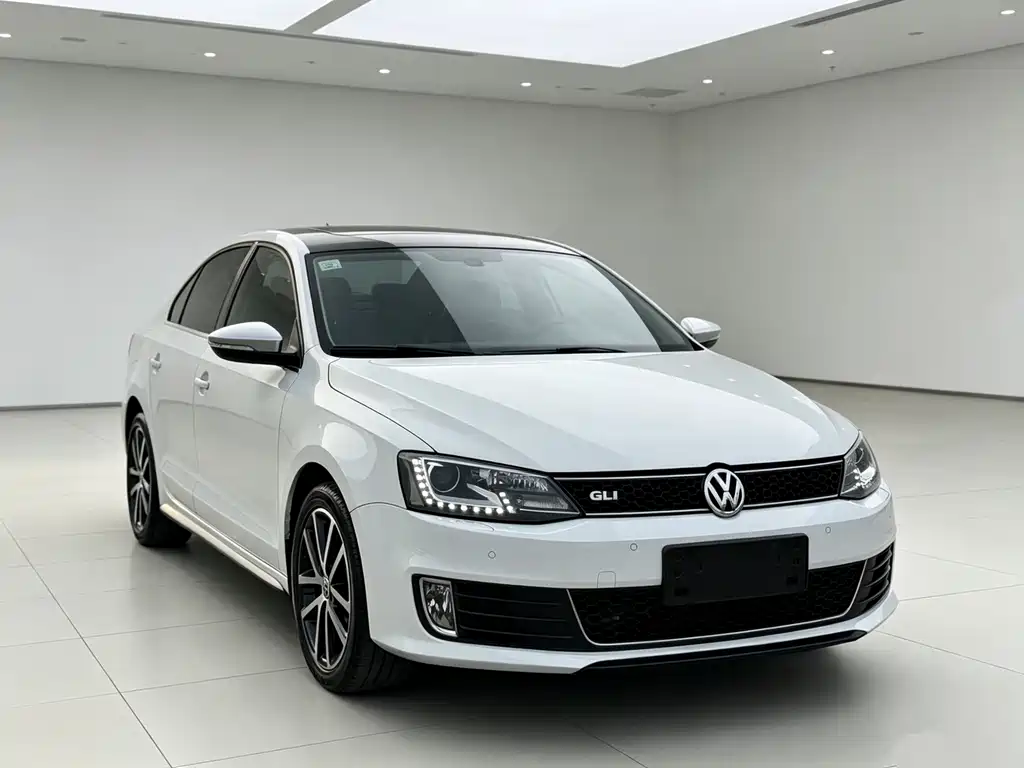 Volkswagen Sagitar 2015