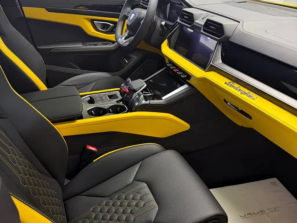 Lamborghini Urus SE — фото 2