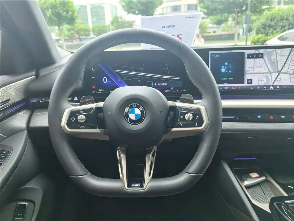 BMW 5 Series 2024 — фото 14