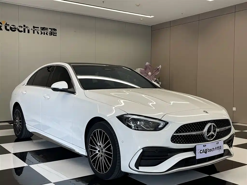 Mercedes-Benz C-Class 2024