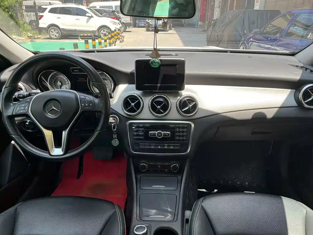 Mercedes-Benz GLA 2015 — фото 6