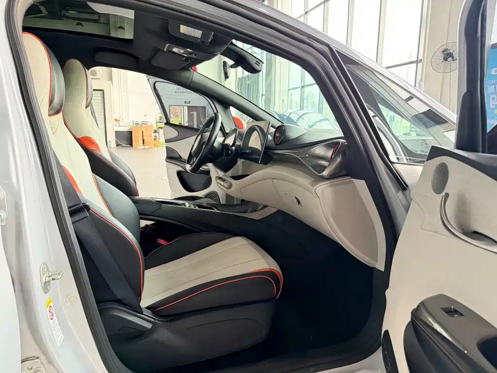 BYD Dolphin 2021 — фото 12