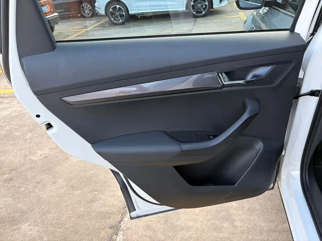 Skoda Karoq 2020 — фото 17