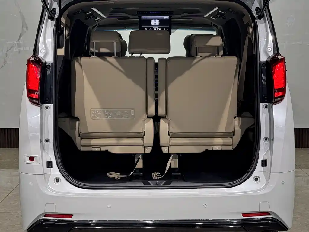 Toyota Alphard 2019 — фото 24