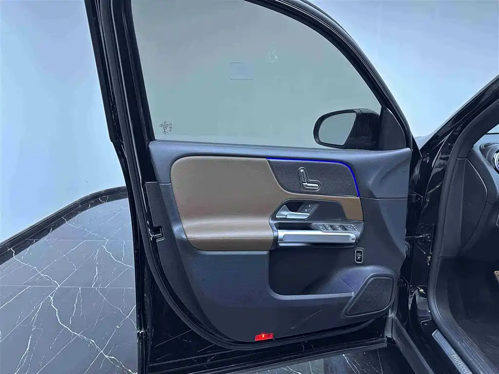 Mercedes-Benz GLB 2023 — фото 17