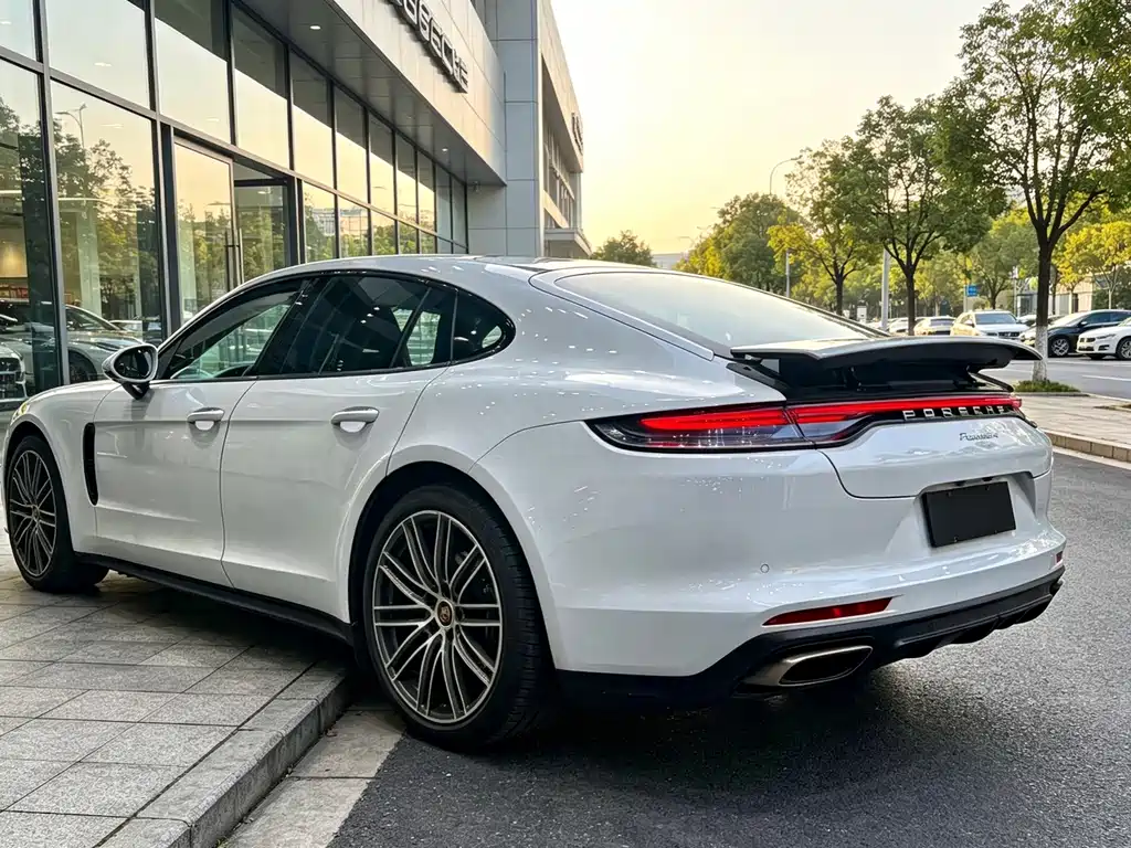 Porsche Panamera 2021 — фото 11