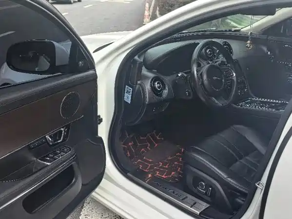 Jaguar XJ 2017