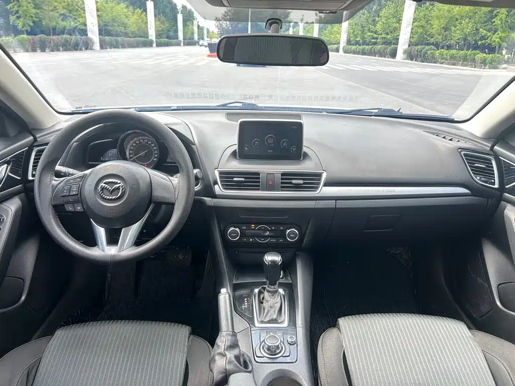 Mazda 3 Axela 2015 — фото 7