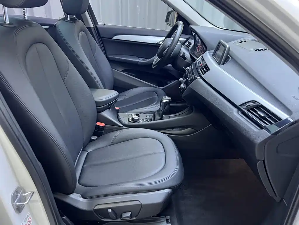 BMW X1 2018 — фото 12