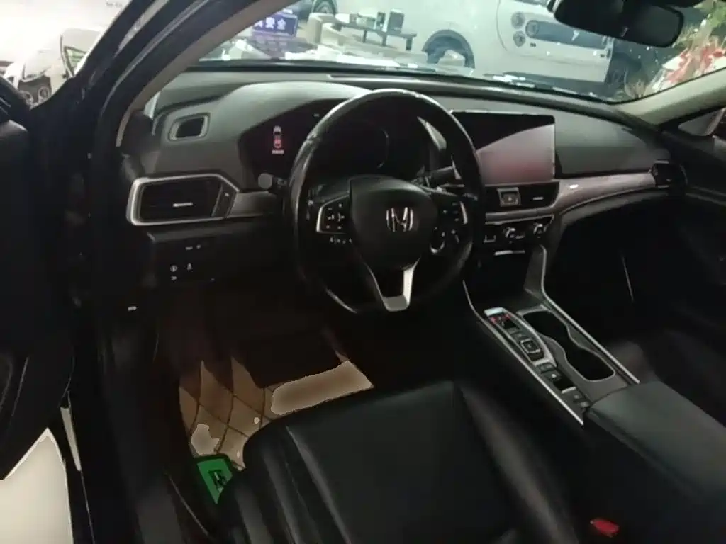 Honda Accord 2022 — фото 10