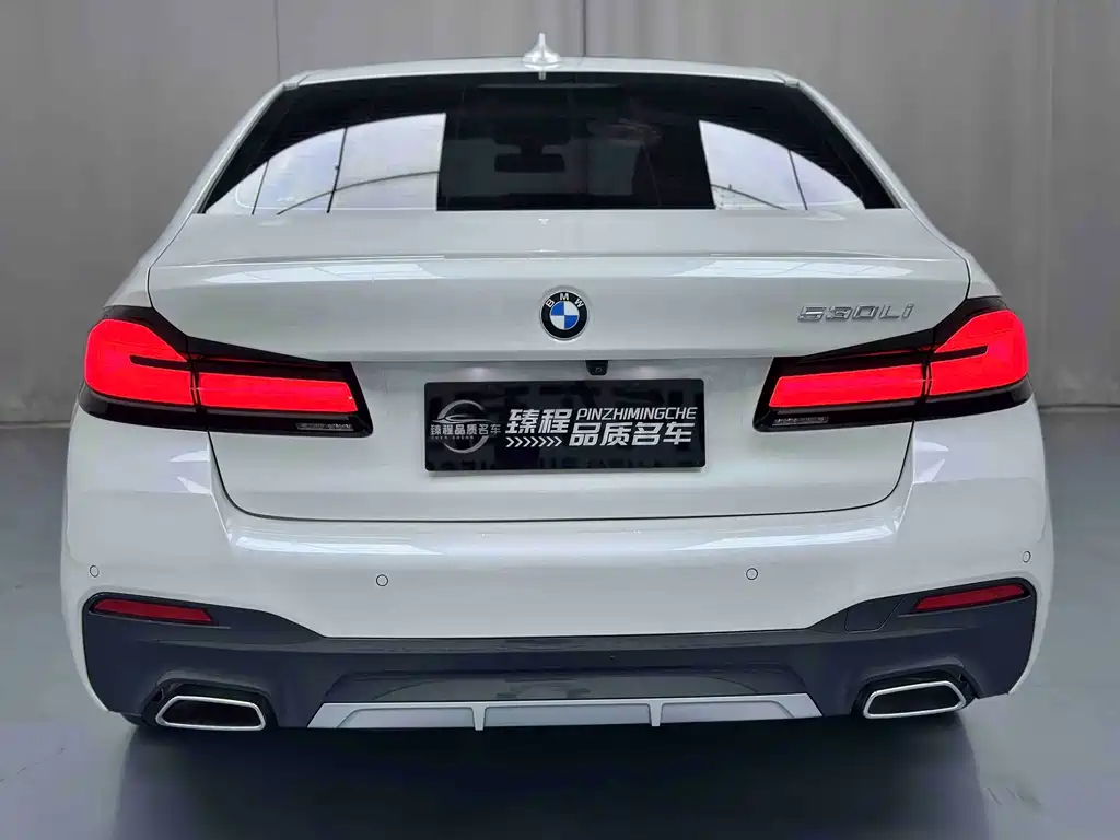 BMW 5 Series 2021 — фото 19