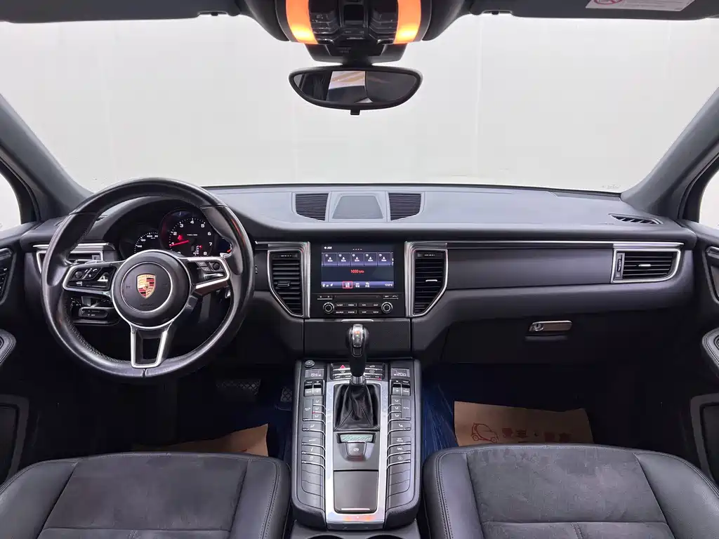 Porsche Macan 2017 — фото 17