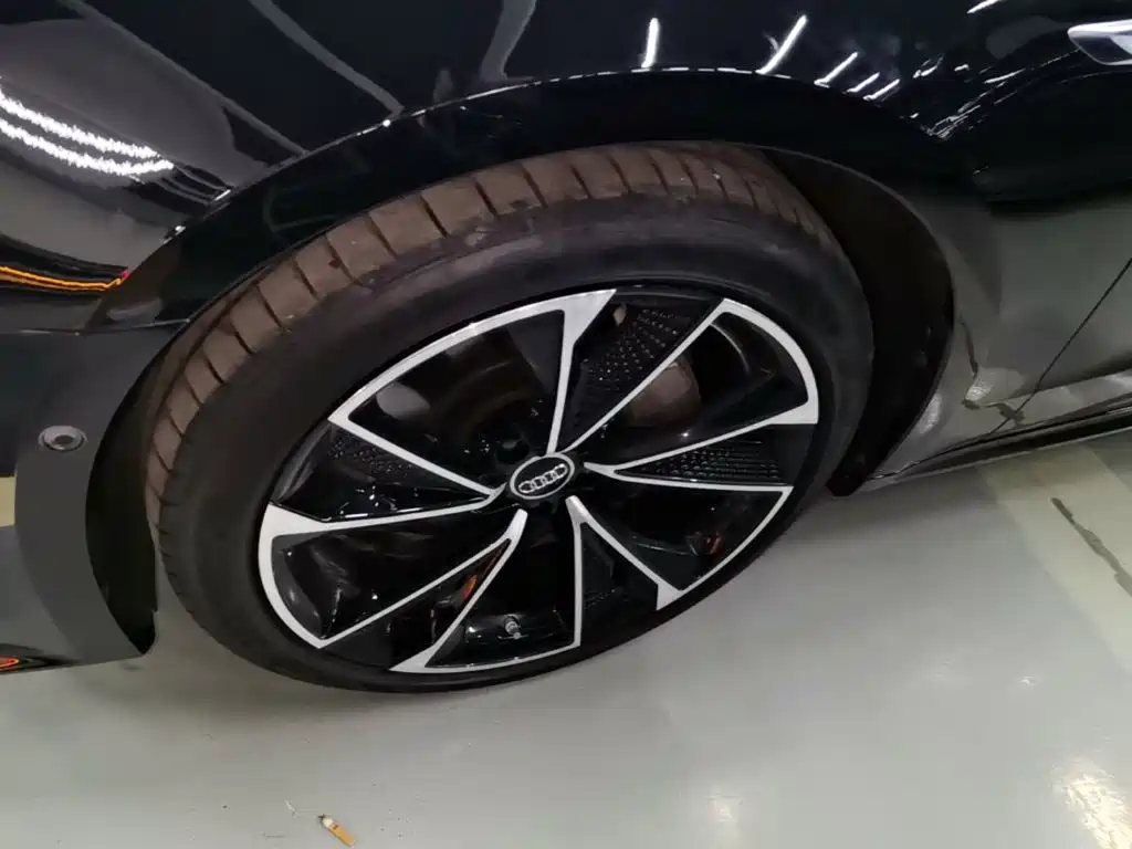 Audi A7L 2023 — фото 23