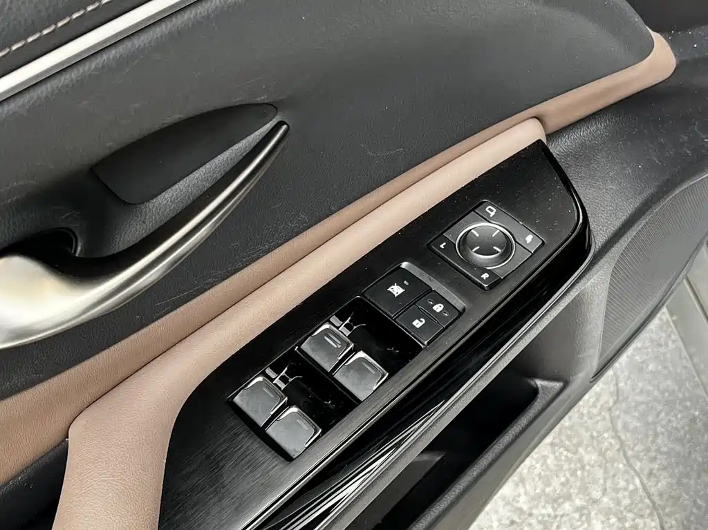 Lexus ES 2023 — фото 14