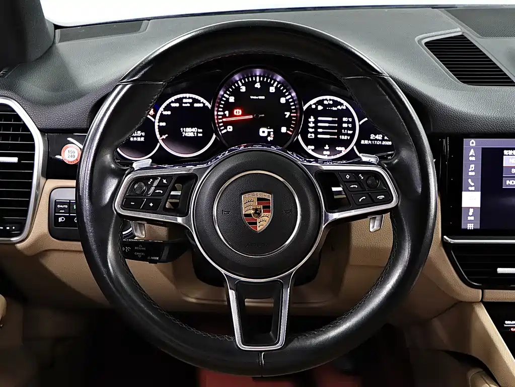 Porsche Cayenne 2019 — фото 10