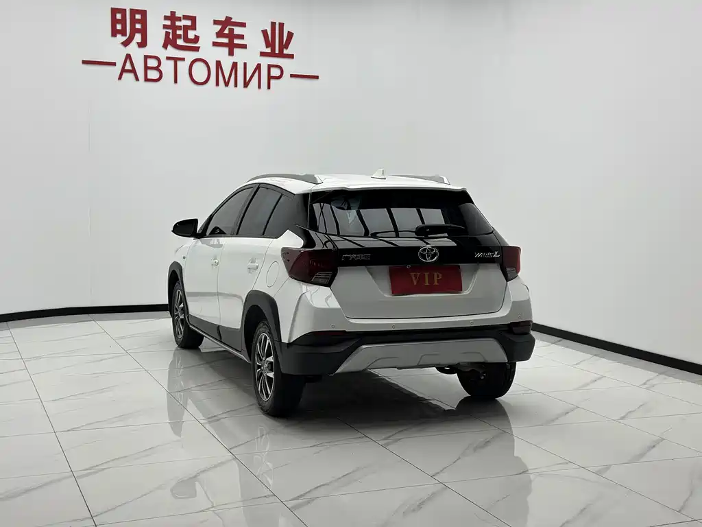 Toyota Yaris L 2023 — фото 8