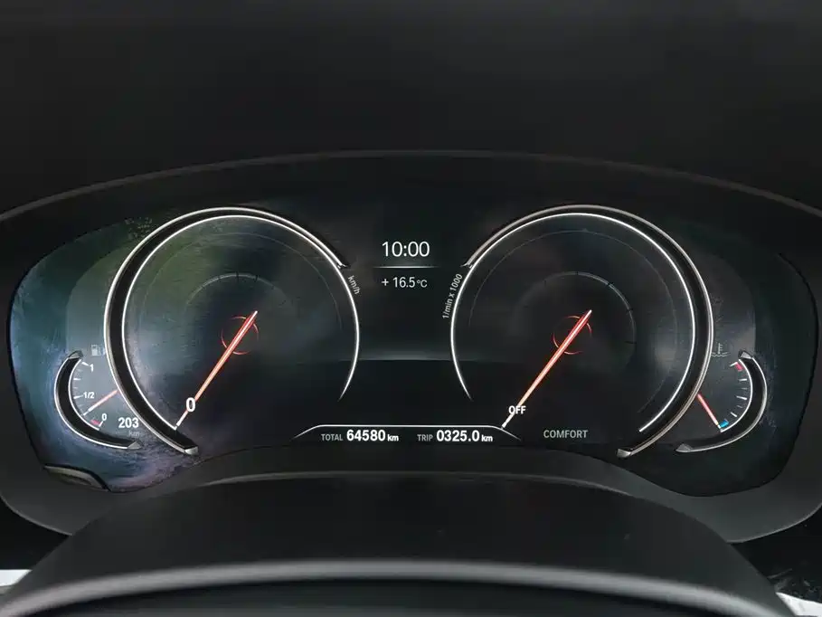 BMW 5 Series 2018 — фото 10