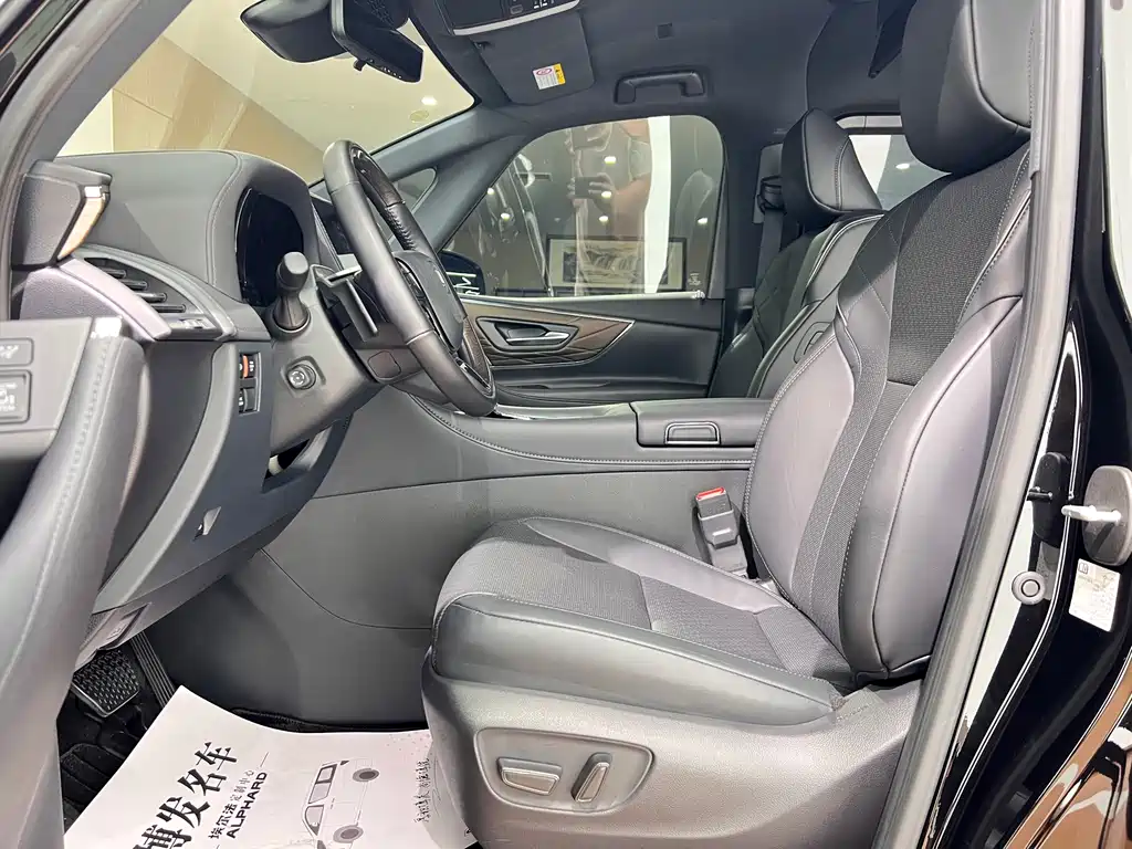 Toyota Vellfire 2025 — фото 11