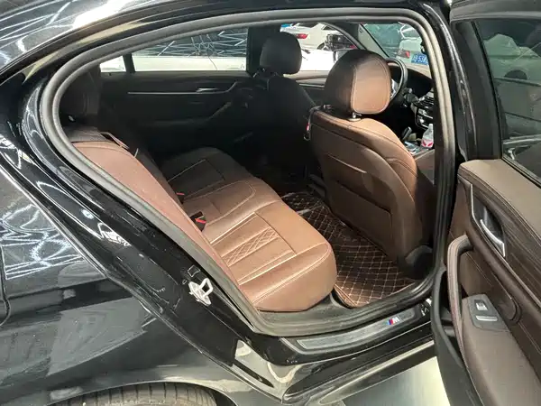 BMW 5 Series 2021