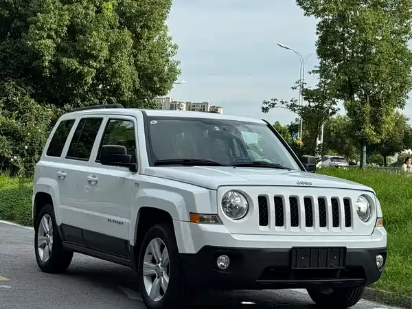 Jeep Freelancer 2015