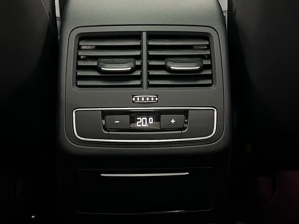 Audi A4L 2021 — фото 38